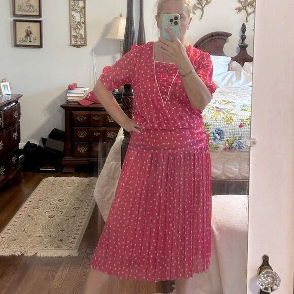 Vintage 80s Stuart Alan Bright Pink Short Sleeve Dress with White Polka Dots - Picture 2 of 10